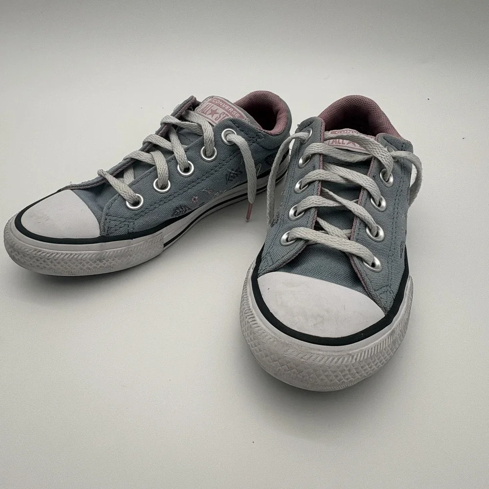 Converse All Star Shoes Kids Size 1 Gray Floral Low Top Canvas Lined Sneakers